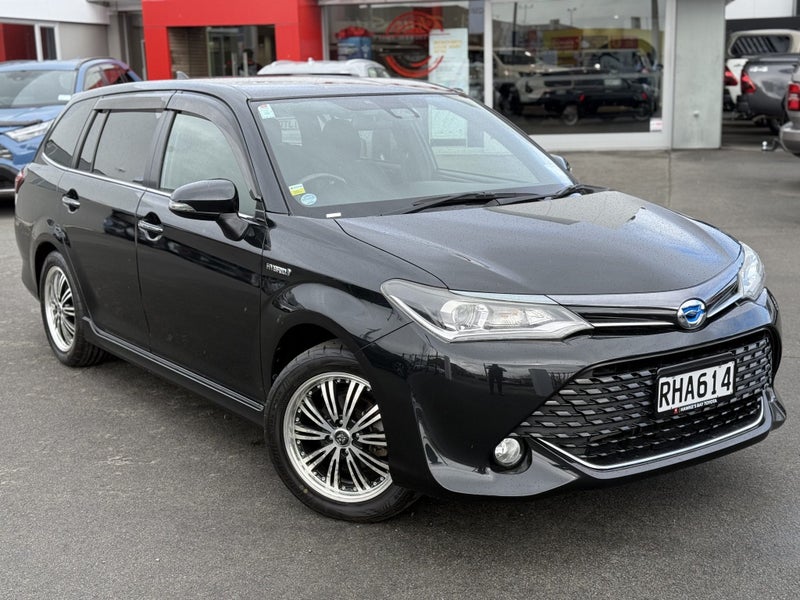 2015 Toyota Corolla Fielder 1.5 Hybrid G 5 Dr W... image 3