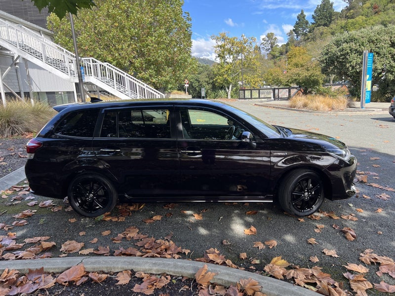 2015 Toyota Corolla Fielder 1.5 Hybrid Wagon image 2