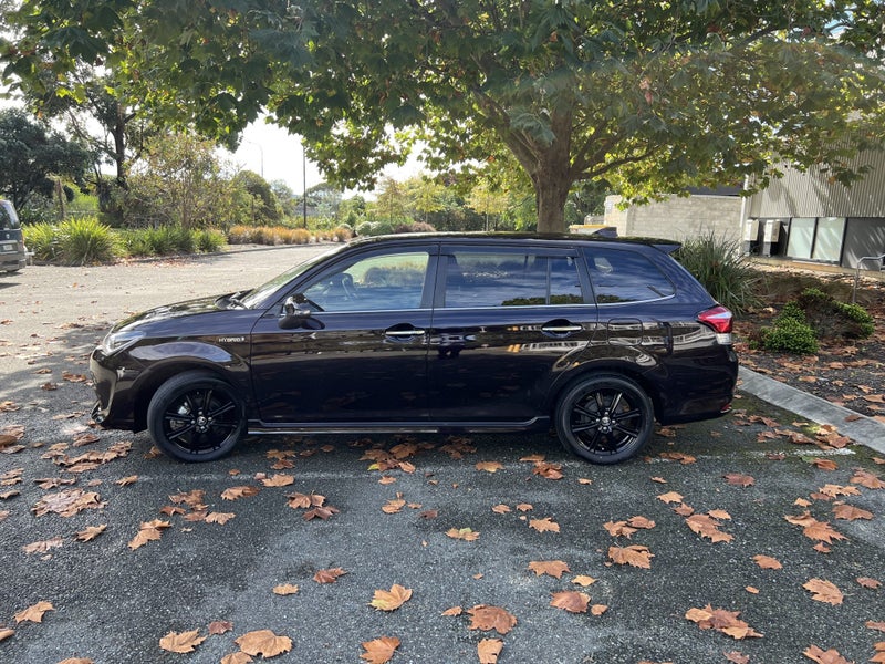 2015 Toyota Corolla Fielder 1.5 Hybrid Wagon image 4