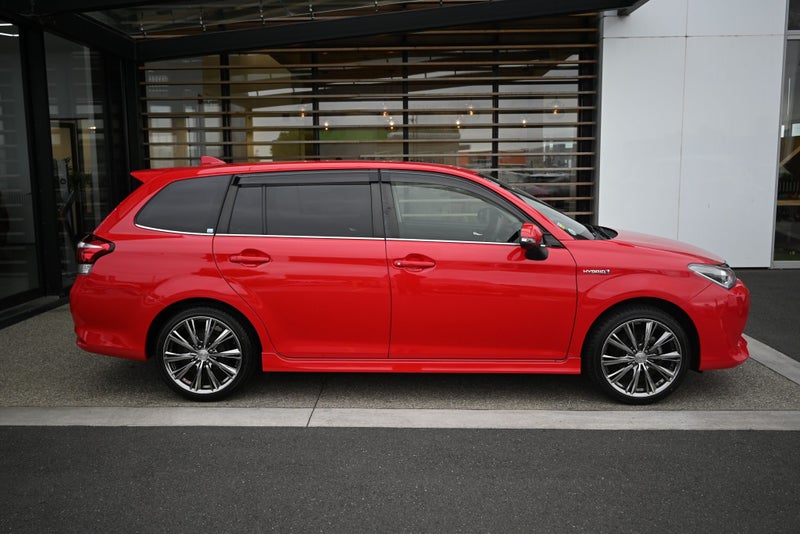 2015 Toyota Corolla Fielder 1.5 Petrol Hybrid G... image 3