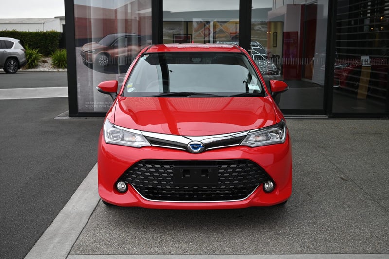 2015 Toyota Corolla Fielder 1.5 Petrol Hybrid G... image 4