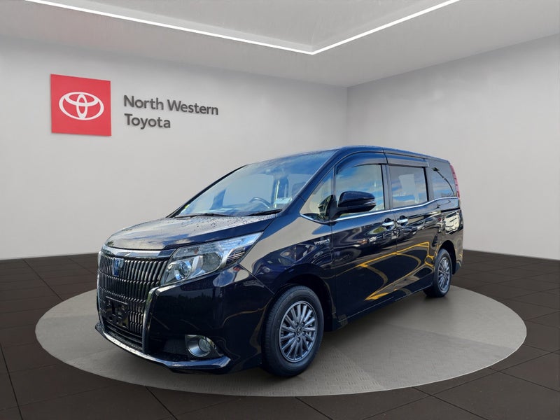 2015 Toyota Esquire 1.8L Hybrid XI 2WD Wagon image 3