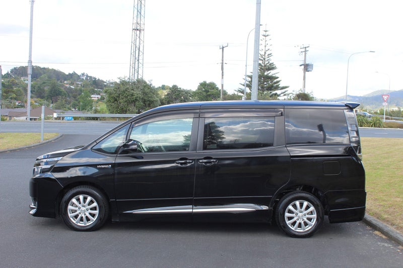 2015 Toyota Voxy 1.8 Hybrid 5 Dr Wagon CVT 2WD image 5