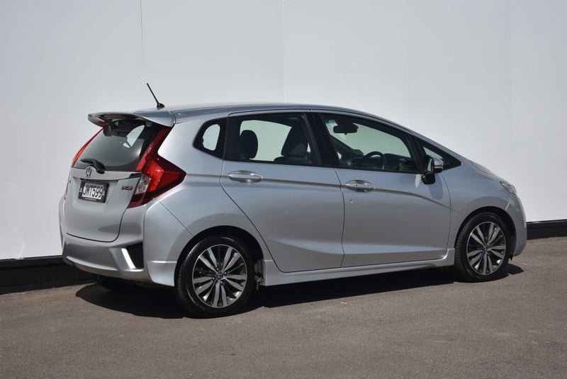 2016 Honda Jazz RS image 4