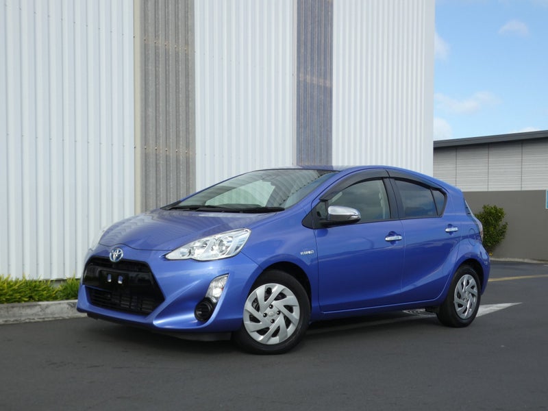 2016 Toyota Aqua 1.5 Hybrid G image 1