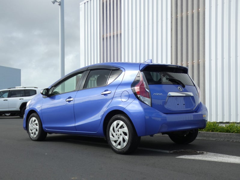 2016 Toyota Aqua 1.5 Hybrid G image 2