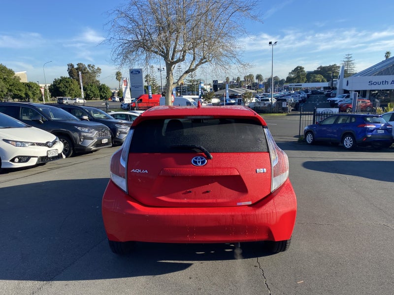 2016 Toyota Aqua 1.5 Hybrid G 5 Dr Hatch image 4