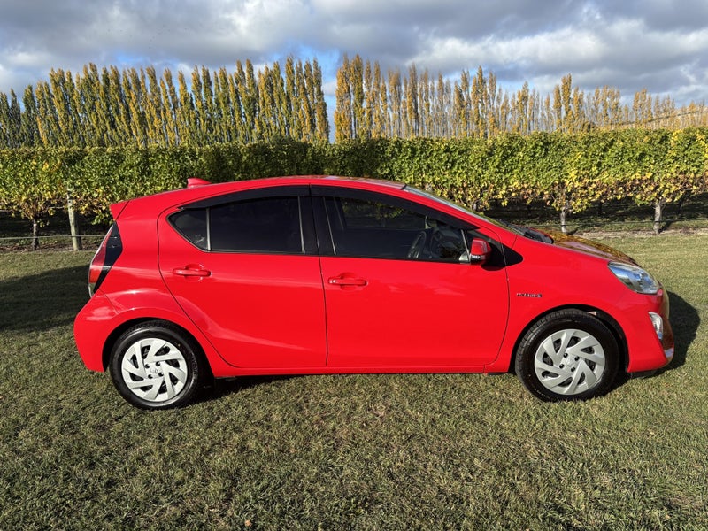2016 Toyota Aqua 1.5 Hybrid G 5 Dr Hatch CVT 2WD image 2