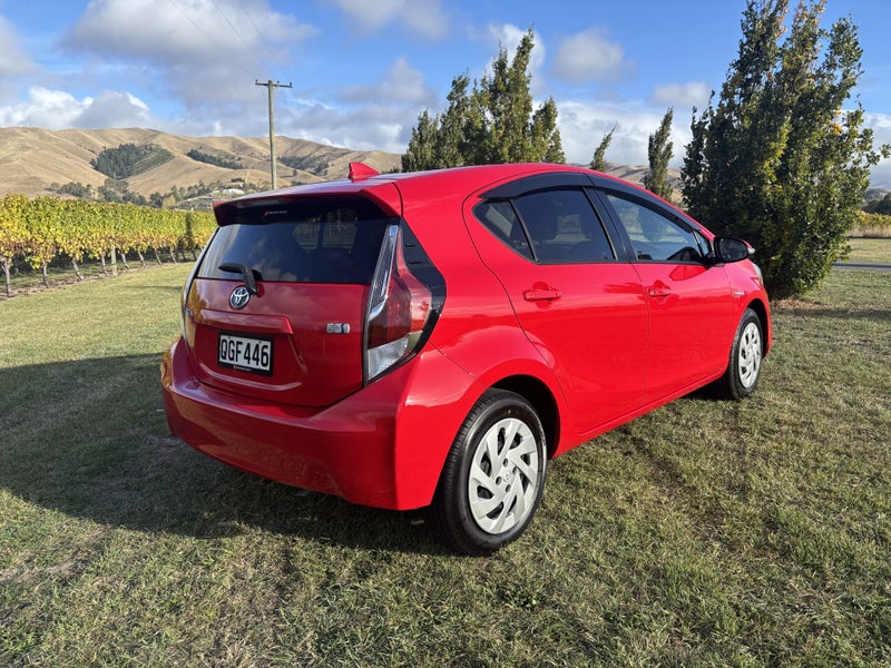 2016 Toyota Aqua 1.5 Hybrid G 5 Dr Hatch CVT 2WD image 3