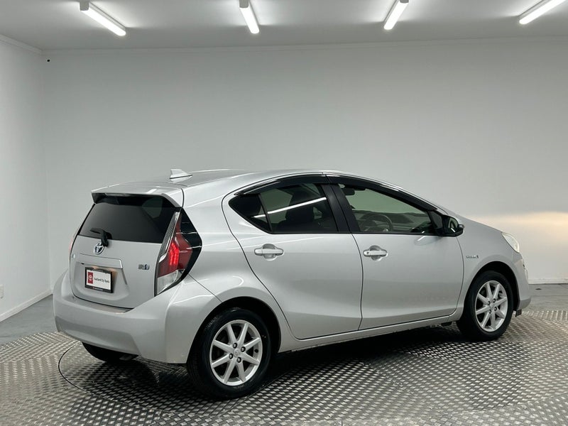 2016 Toyota Aqua 1.5 Hybrid G image 3