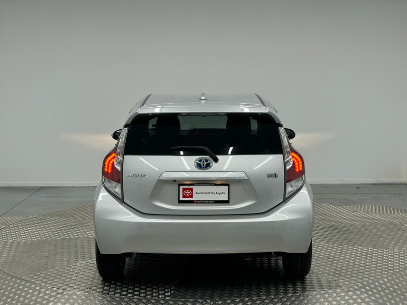 2016 Toyota Aqua 1.5 Hybrid G image 4