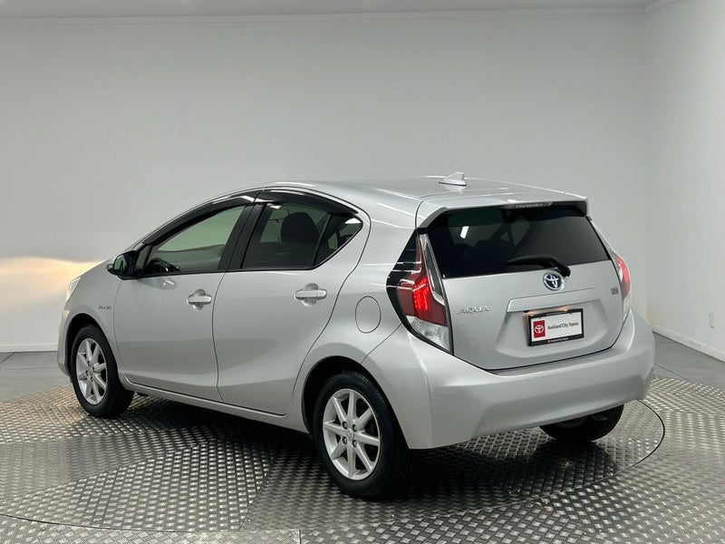 2016 Toyota Aqua 1.5 Hybrid G image 5