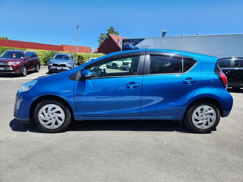 2016 Toyota Aqua 1.5 Hybrid G Automatic 2WD Hatch image 5