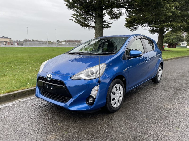 2016 Toyota Aqua 1.5 Hybrid G Automatic Hatch image 1
