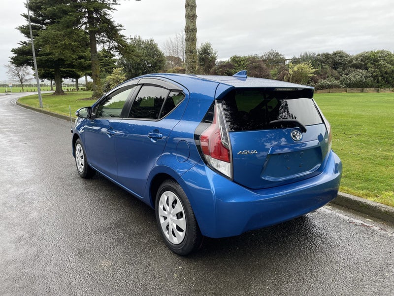 2016 Toyota Aqua 1.5 Hybrid G Automatic Hatch image 3