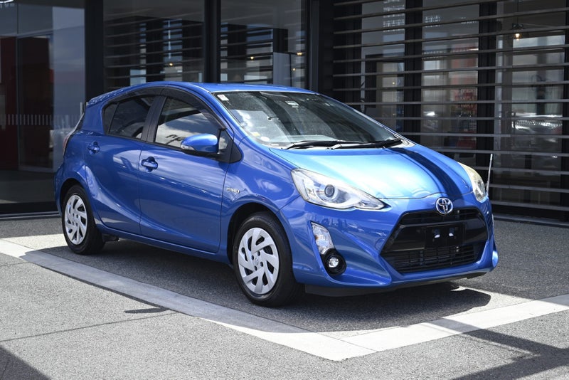 2016 Toyota Aqua 1.5 Hybrid G FWD Hatchback image 1