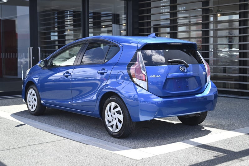 2016 Toyota Aqua 1.5 Hybrid G FWD Hatchback image 2