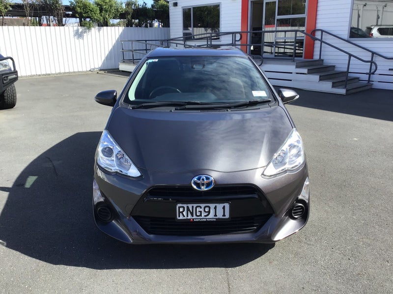 2016 Toyota Aqua 1.5 Hybrid G Hatch image 2