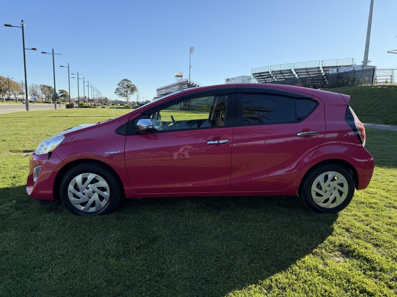 2016 Toyota Aqua 1.5 Hybrid G Hatch - Certified... image 5