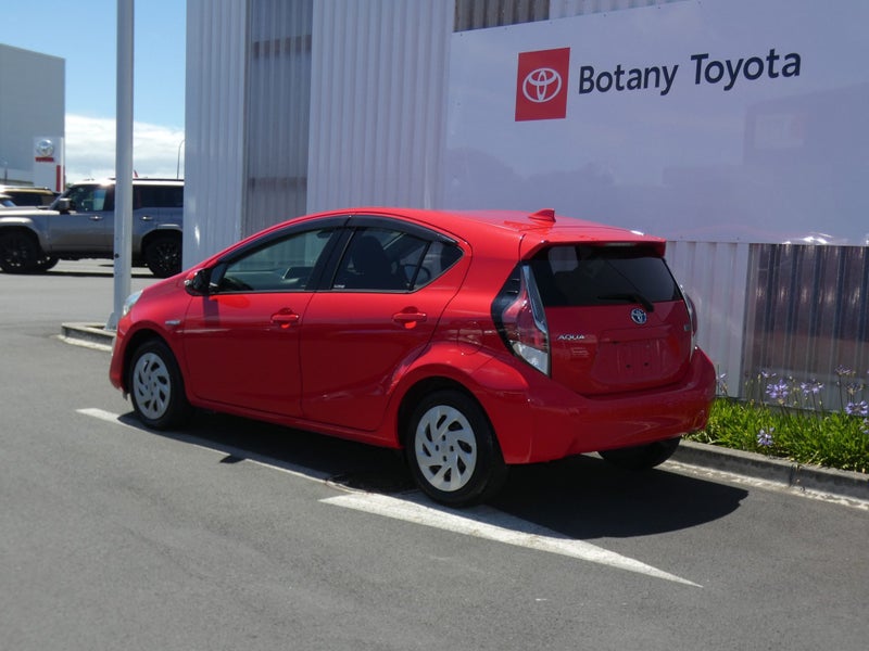 2016 Toyota Aqua 1.5 Hybrid G - Leather image 2