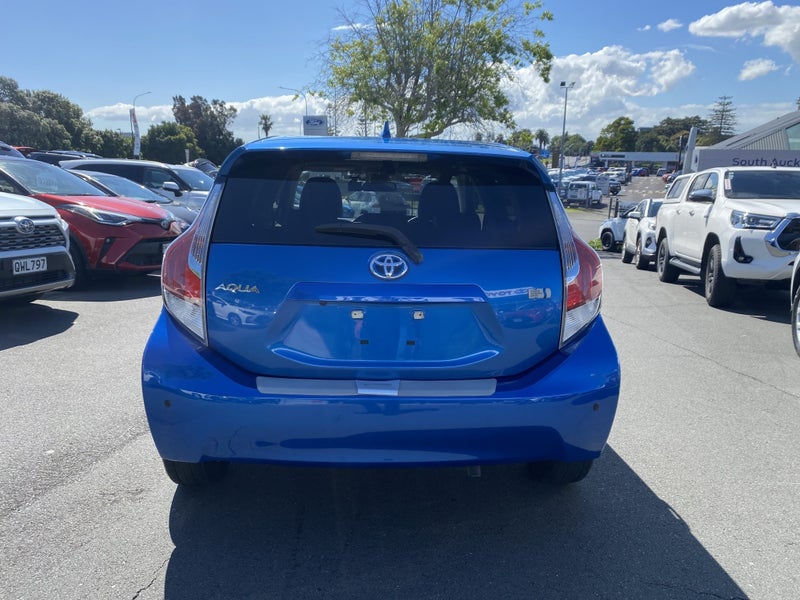 2016 Toyota Aqua 1.5 Hybrid G Soft Leather Hatch image 3