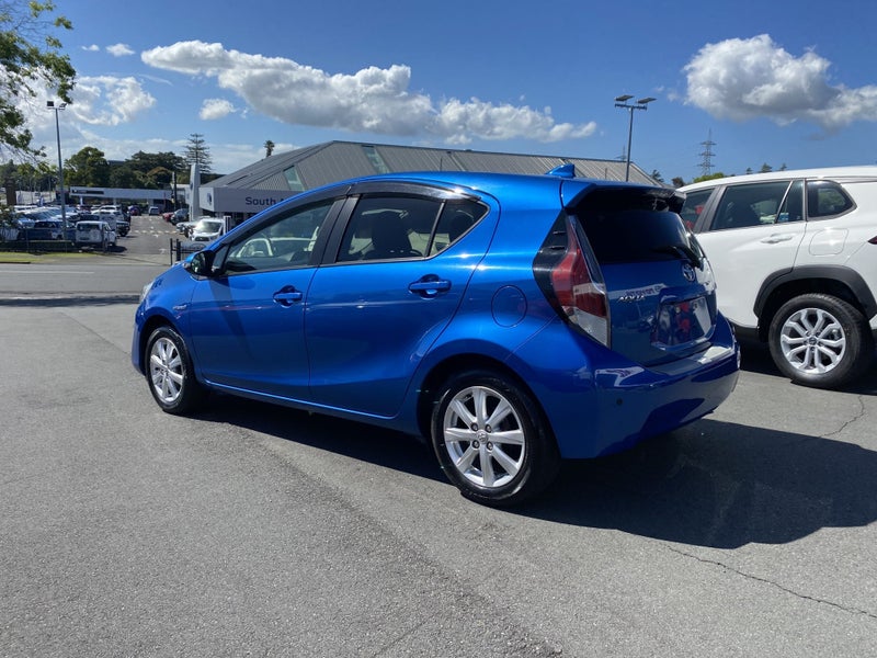 2016 Toyota Aqua 1.5 Hybrid G Soft Leather Hatch image 4