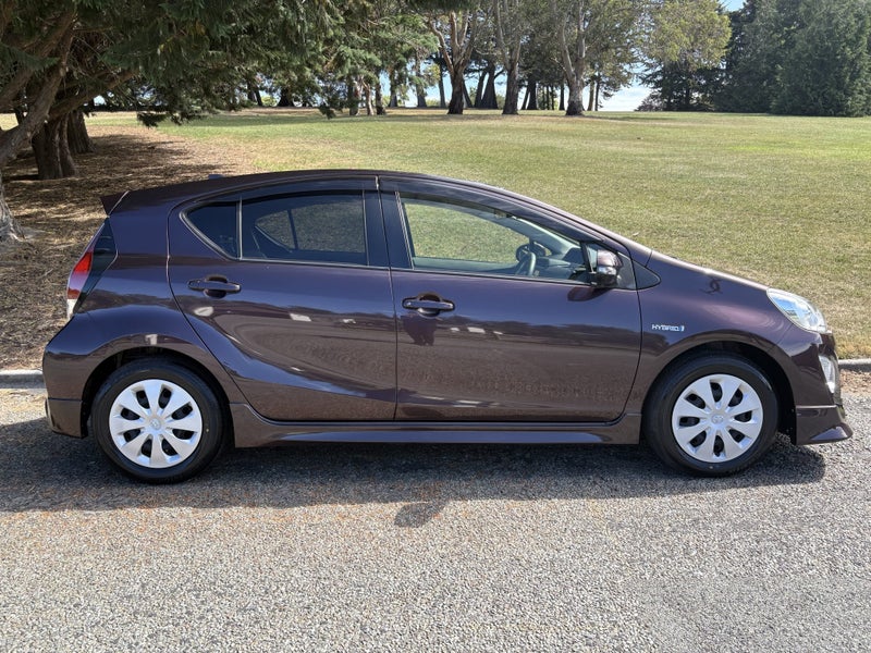 2016 Toyota Aqua 1.5 Hybrid G Soft Leather Sele... image 3