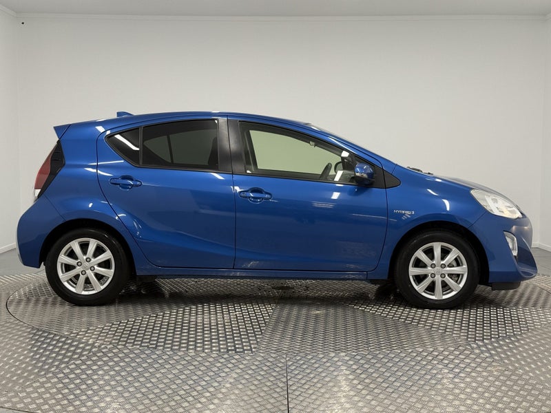 2016 Toyota Aqua 1.5 Hybrid G Soft Leather Sele... image 2