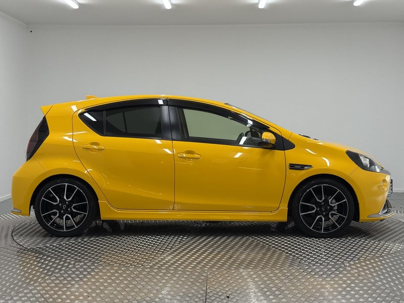 2016 Toyota Aqua 1.5 Hybrid GS Sport image 2
