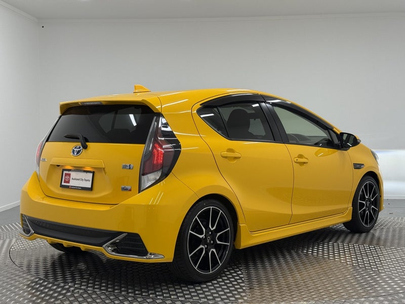 2016 Toyota Aqua 1.5 Hybrid GS Sport image 3