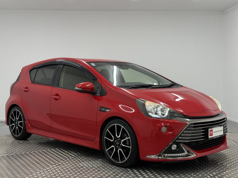 2016 Toyota Aqua 1.5 Hybrid GS Sport image 1