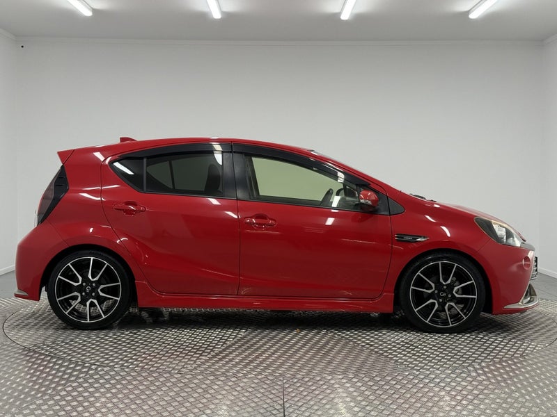 2016 Toyota Aqua 1.5 Hybrid GS Sport image 2