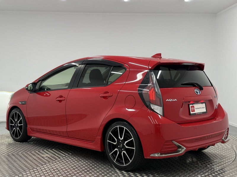 2016 Toyota Aqua 1.5 Hybrid GS Sport image 5