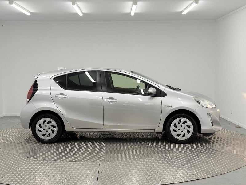 2016 Toyota Aqua 1.5 Hybrid S image 2