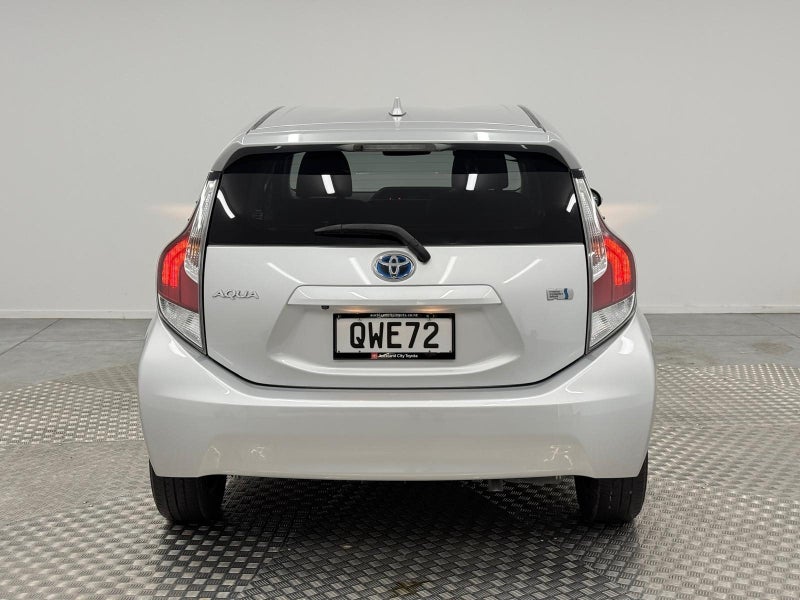 2016 Toyota Aqua 1.5 Hybrid S image 4