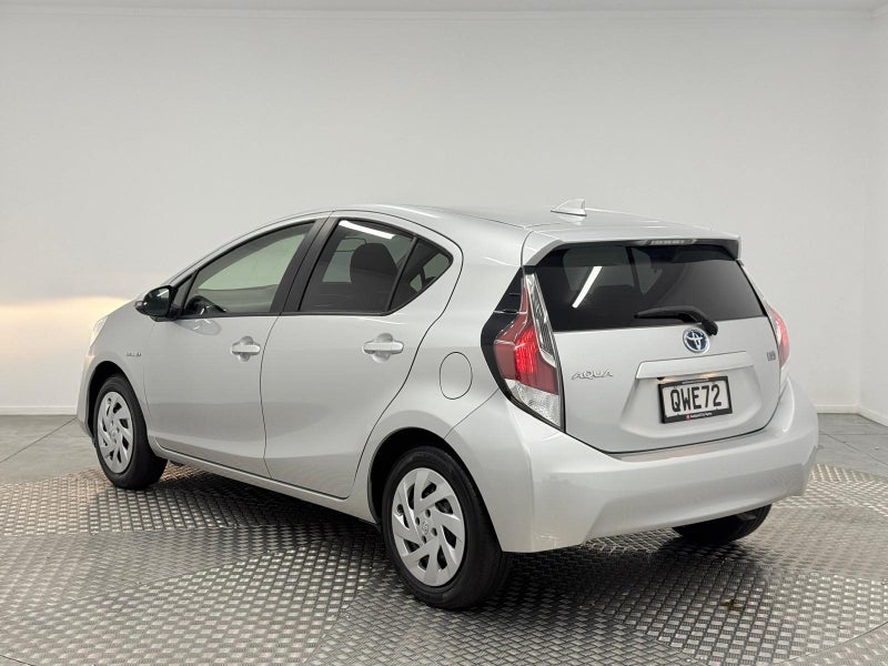 2016 Toyota Aqua 1.5 Hybrid S image 5