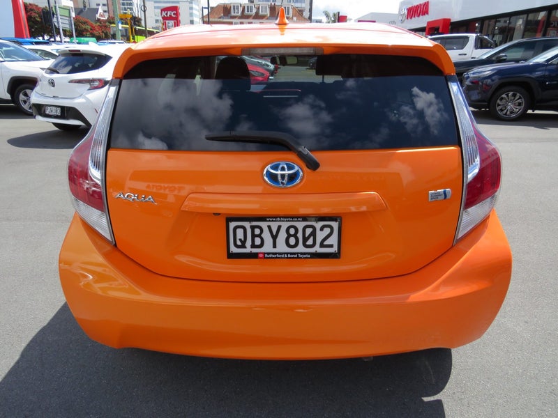 2016 Toyota Aqua 1.5 Hybrid S 5 Dr Hatch CVT image 5