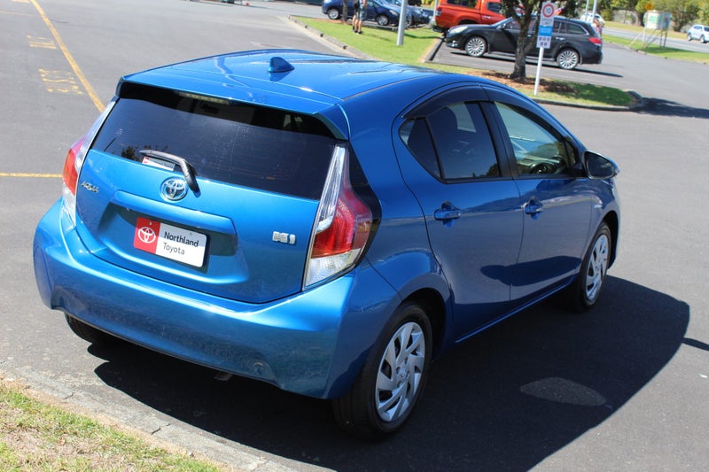 2016 Toyota Aqua 1.5 Hybrid S 5 Dr Hatch CVT 2WD image 2