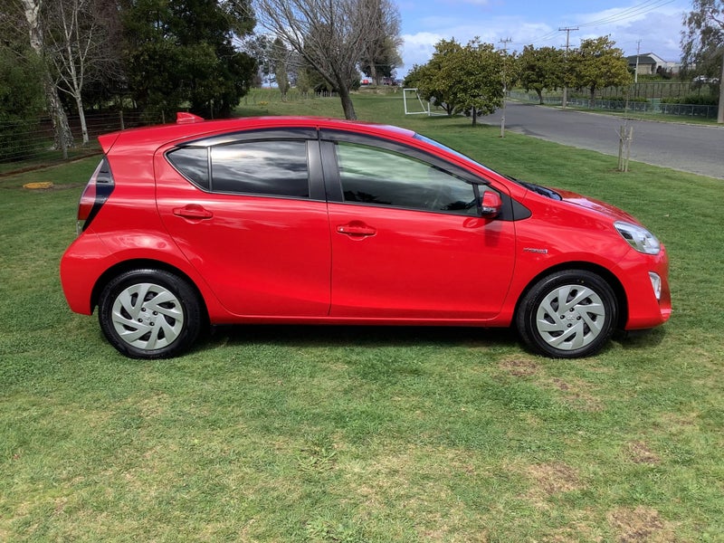 2016 Toyota Aqua 1.5 Hybrid S 5 Dr Hatch Hybrid... image 3