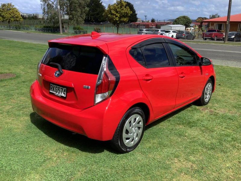 2016 Toyota Aqua 1.5 Hybrid S 5 Dr Hatch Hybrid... image 4