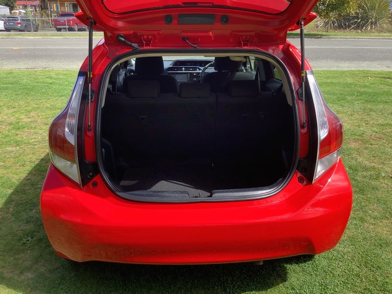 2016 Toyota Aqua 1.5 Hybrid S 5 Dr Hatch Hybrid... image 5