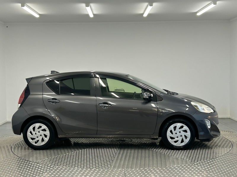 2016 Toyota Aqua 1.5 Hybrid S image 2