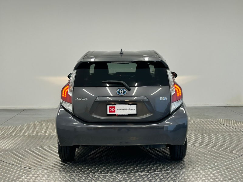 2016 Toyota Aqua 1.5 Hybrid S image 4