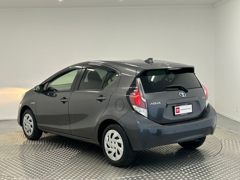 2016 Toyota Aqua 1.5 Hybrid S image 5