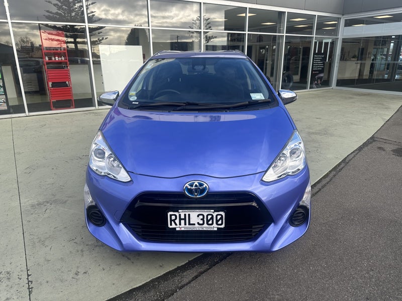 2016 Toyota Aqua 1.5 Hybrid S Hatch - Certified... image 2