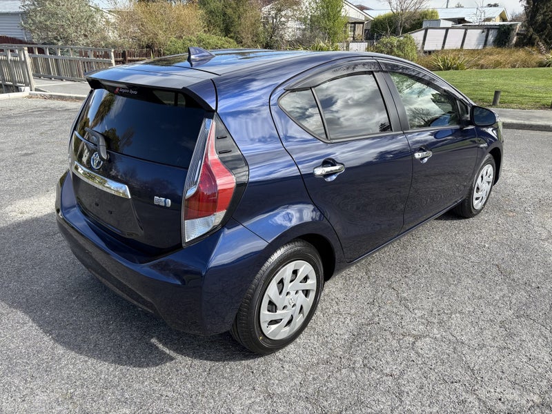 2016 Toyota Aqua 1.5 Hybrid S Style Black 5 Dr... image 4