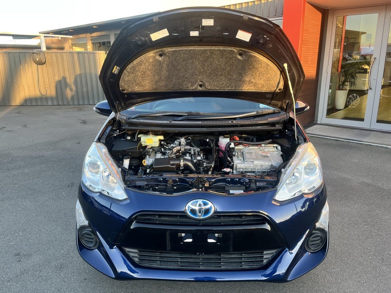2016 Toyota Aqua 1.5 Hybrid S Style Black Hatch... image 4