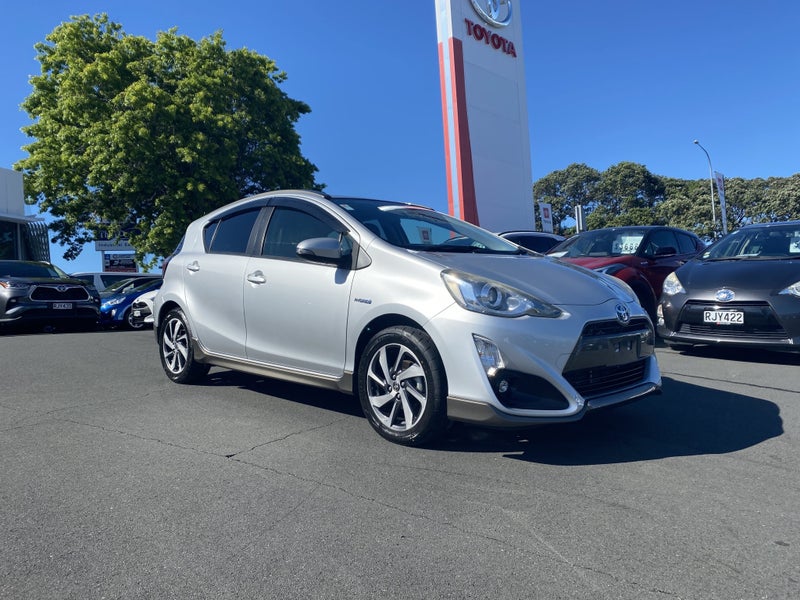 2016 Toyota Aqua 1.5 Hybrid X Urban Hatch image 1