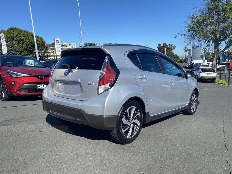 2016 Toyota Aqua 1.5 Hybrid X Urban Hatch image 2