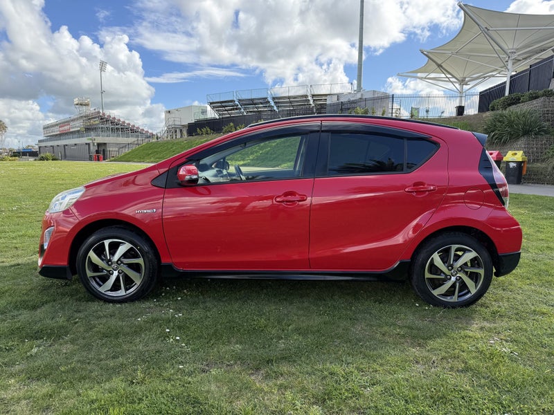 2016 Toyota Aqua 1.5 Hybrid X Urban Hybrid Hatc... image 5